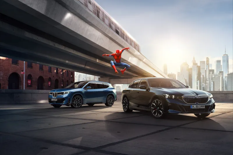 Электрический кроссовер BMW iX3 в кадре из нового фильма о Человеке-пауке
