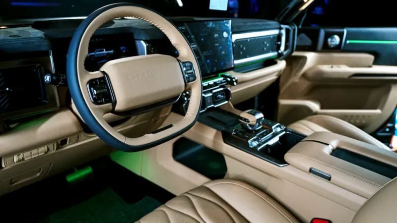 Китайский пикап, конкурирующий с Ford Ranger, получил достойный интерьер