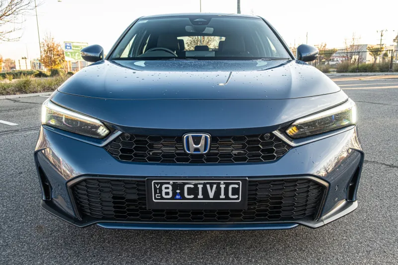 Honda Civic 2026 гибрид: великолепная машина с одним недостаточным параметром
