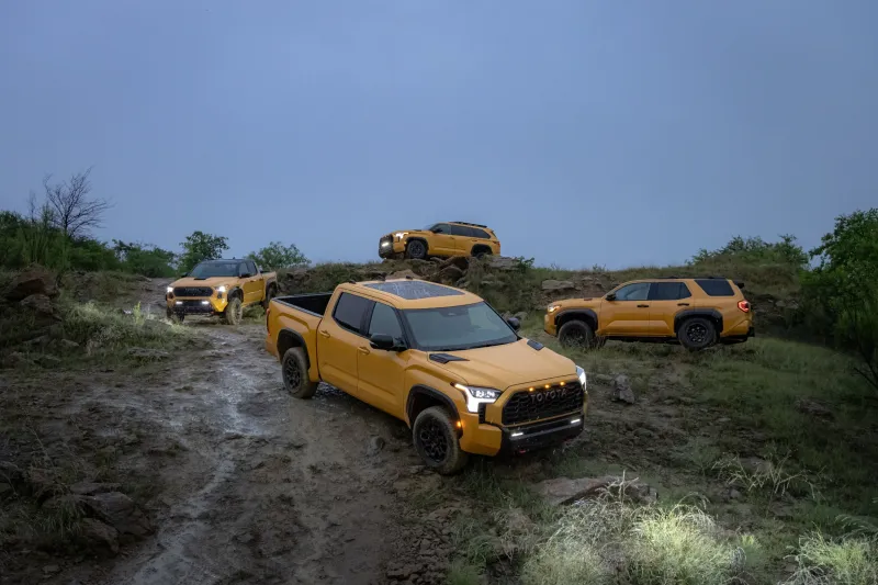 Модель Toyota TRD Pro 2027, представленная в свежем фирменном цвете