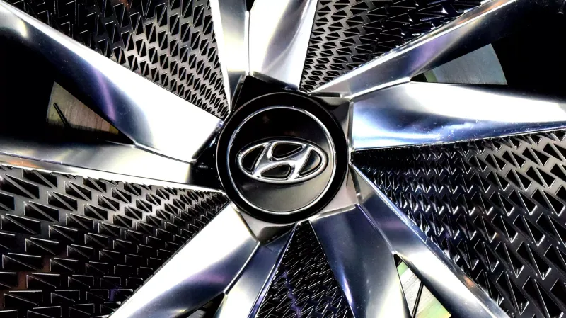 Инженеры Hyundai подают в суд на ICE: обвинения в расизме и нарушениях прав