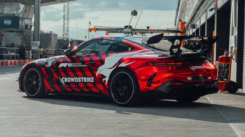 Mercedes-AMG GT 63 Pro: революционное решение для сигнальных огней на крыле гоночного автомобиля