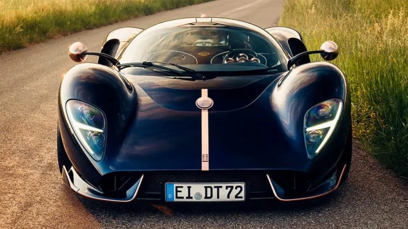 Эксклюзивный De Tomaso P72: розовое золото и синий кузов
