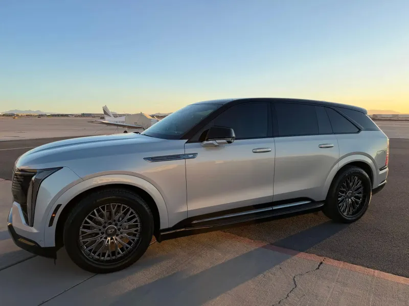 Премиум-внедорожник Escalade EV: как потерять 47 тысяч долларов за год владения