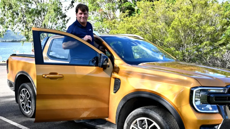 Во время кемпинга в Австралии Джеймс Фарли обсудил с владельцами Ford решения на миллиард долларов